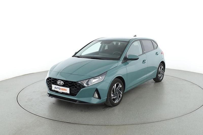 Grün Gebraucht 2022 Hyundai i20 Edition 30 Limousine | 15.680 € (Fairer Preis) - Bild 1/3