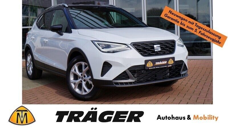 Nevada weiss metallic/schwarz Gebraucht 2023 Seat Arona FR SUV | 23.600 € (Teuer) - Bild 1/4