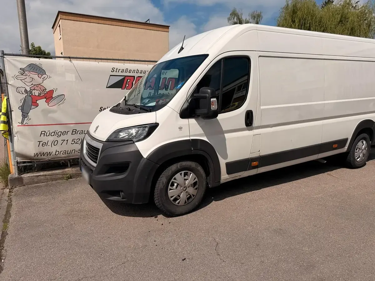 Gebraucht Peugeot Boxer 165 PS (121 kW) 2021 Weiß Van