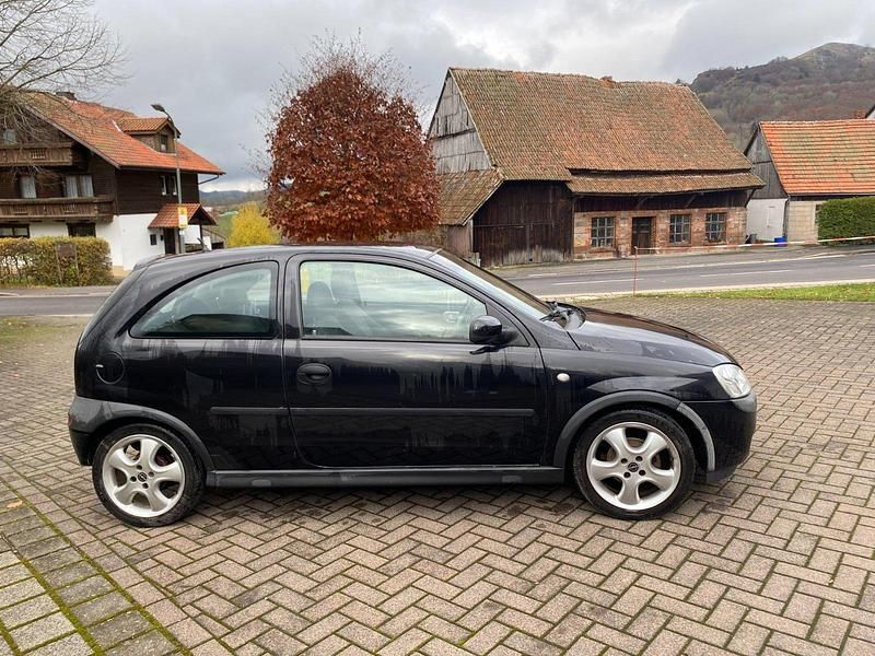 Schwarz Gebraucht 2003 Opel Corsa Kleinwagen | 400 € (Superpreis) - Bild 1/4