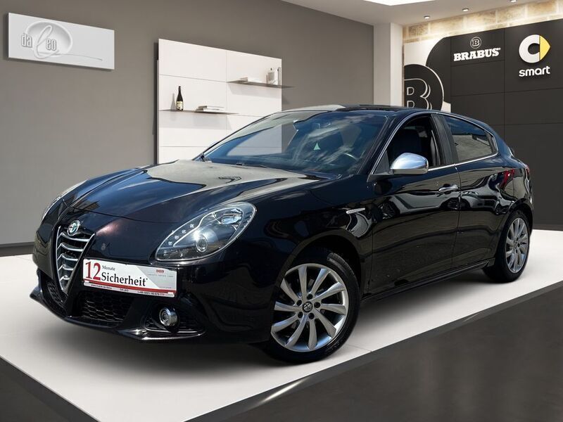Violet Gebraucht 2014 Alfa Romeo Giulietta Turismo Kleinwagen | 7.488 € (Etwas zu teuer) - Bild 1/4