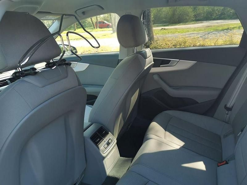 Używany Audi A4 Ambiente 190 KM (139 kW) 2016 Szary Sedan/Limuzyna