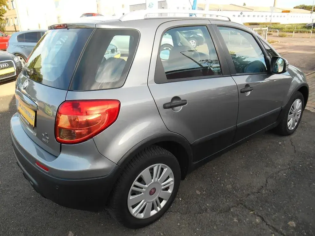 Gebraucht Fiat Sedici 120 PS (88 kW) 2014 Grau SUV