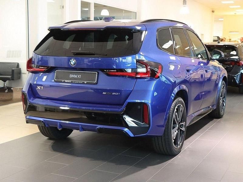 Neu BMW X1 Efficient Dynamics 156 PS (114 kW) 2026 Black sapphire SUV