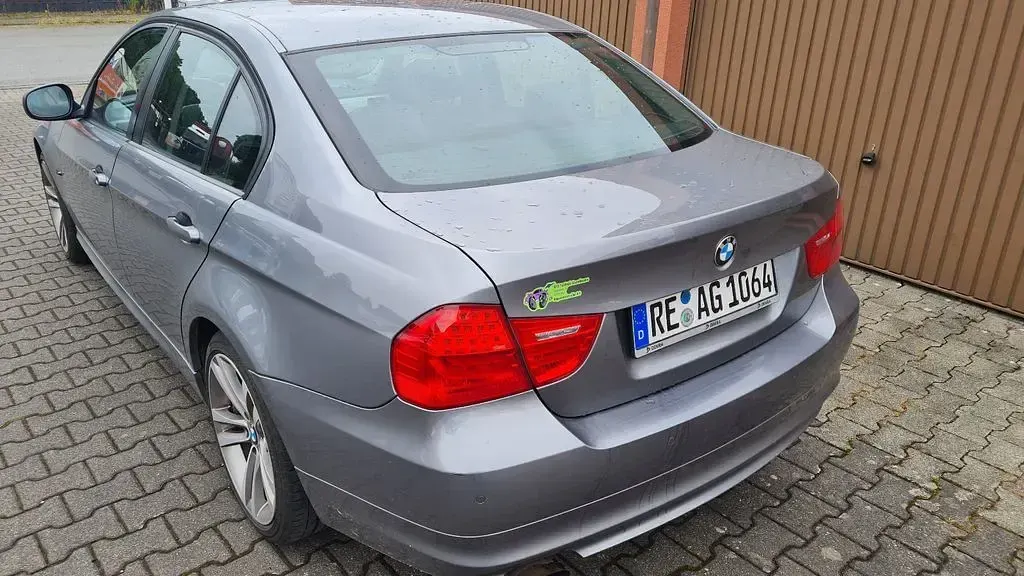 Gebraucht BMW 316 116 PS (85 kW) 2010 Grau Limousine