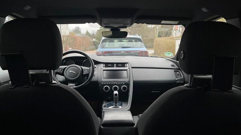 Schwarz Gebraucht 2019 Jaguar E-Pace SUV | 18.400 € (Superpreis) - Bild 1/4