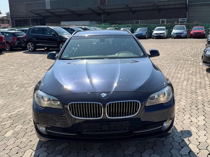 Gebraucht BMW 525 204 PS (150 kW) 2011 Blau Limousine