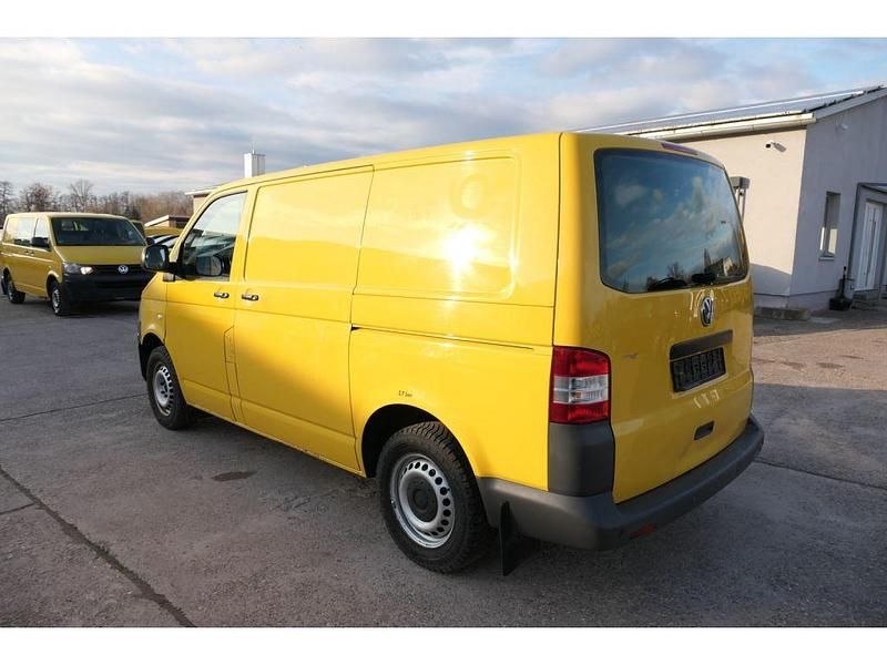 Second-hand VW Transporter 84 CP (61 kW) 2011 Galben Van
