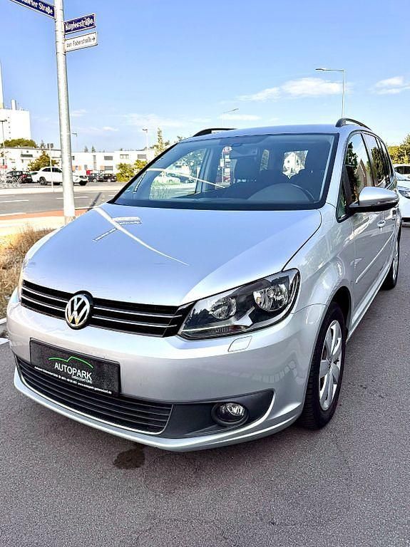 Silber Gebraucht 2011 VW Touran Comfortline Van / Kleinbus | 6.900 € (Etwas zu teuer) - Bild 1/4