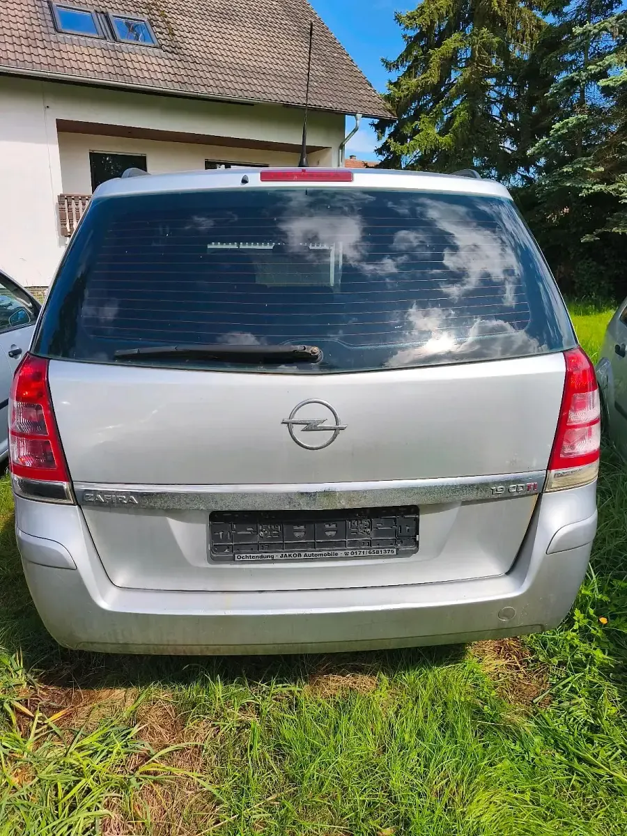 Gebraucht Opel Zafira 150 PS (110 kW) 2008 Silber Van / Kleinbus
