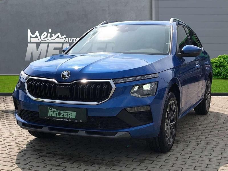 Raceblau Neu 2025 Skoda Kamiq Tour SUV | 29.480 € (Teuer) - Bild 1/4
