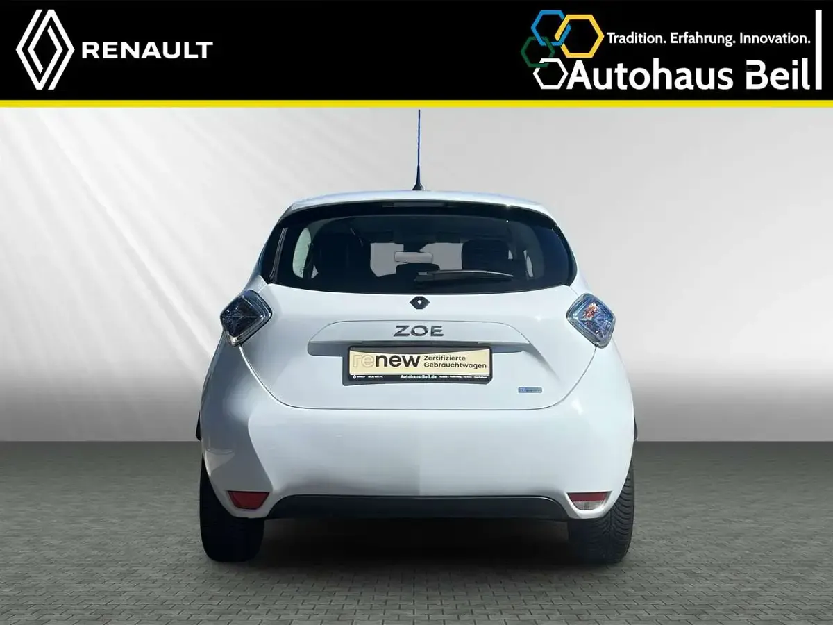 Second-hand Renault Zoe Life 42 kW (58 CP) 2018 Alb Hatchback
