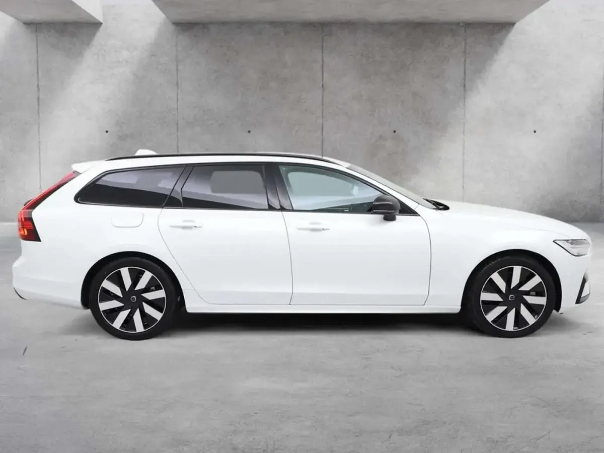 Gebraucht Volvo V90 Plus 398 PS (292 kW) 2025 Weiß Kombi