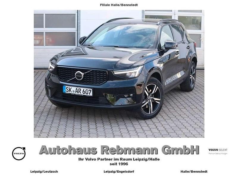 Onyx black / metallic Gebraucht 2024 Volvo XC40 Plus SUV | 37.600 € (Fairer Preis) - Bild 1/4