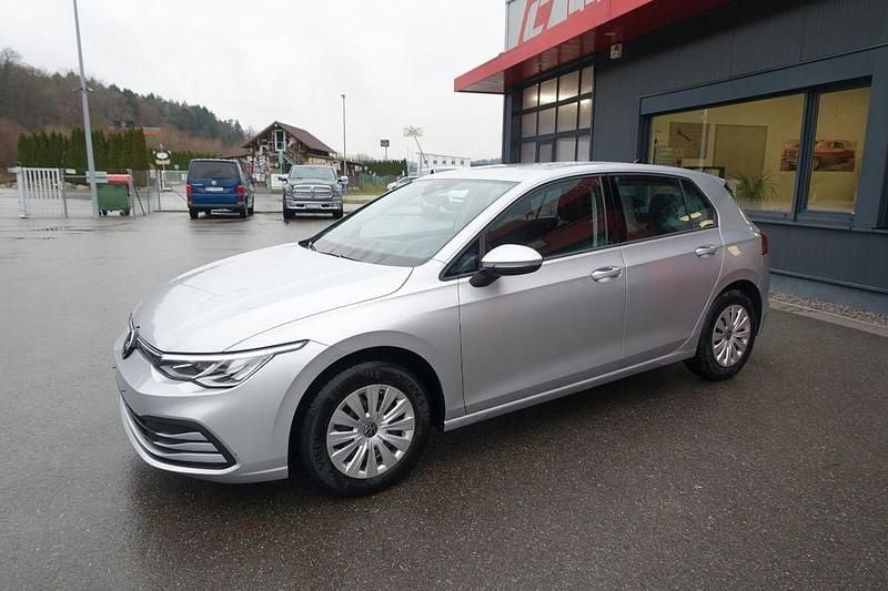 Gebraucht VW Golf VIII 116 PS (85 kW) 2021 Silber Limousine