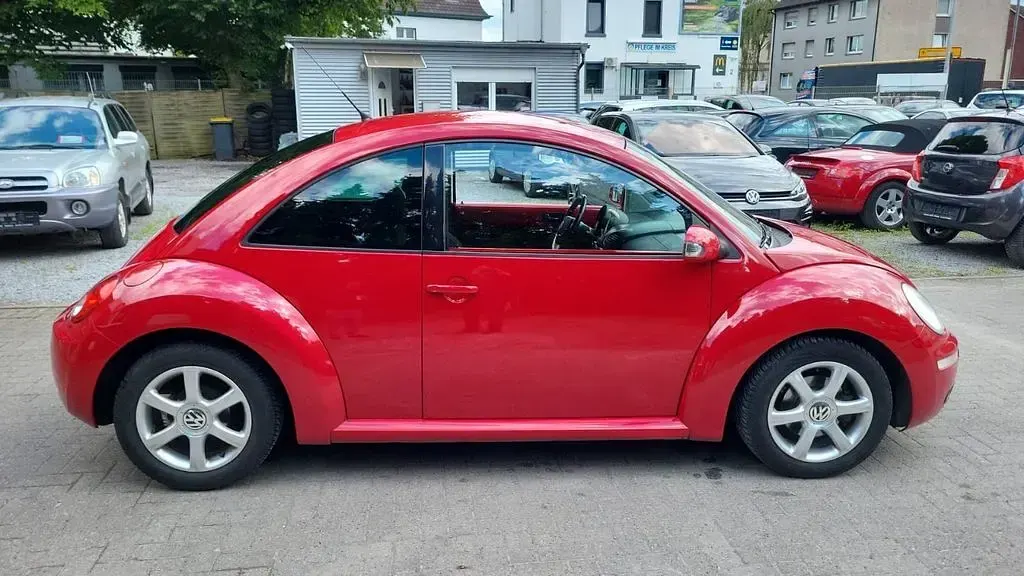 Gebraucht VW New Beetle 102 PS (75 kW) 2009 Rot Kleinwagen