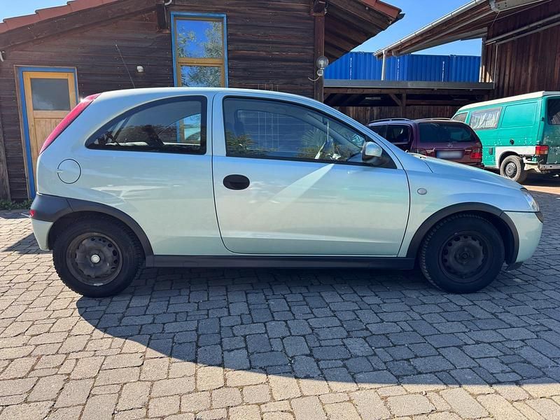 Usata Opel Corsa 75 CV (55 kW) 2002 Verde Utilitaria