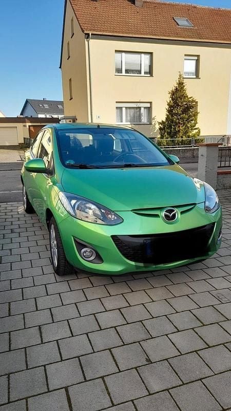 Gebraucht Mazda 2 Edition 84 PS (61 kW) 2012 Grün Kleinwagen