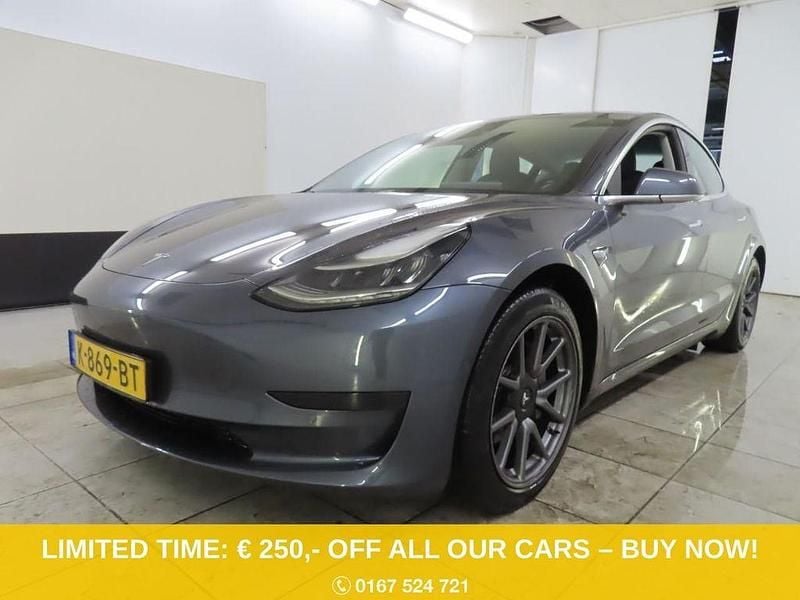 Grau Gebraucht 2020 Tesla Model 3 Standard Range Limousine | 16.400 € (Guter Preis) - Bild 1/4