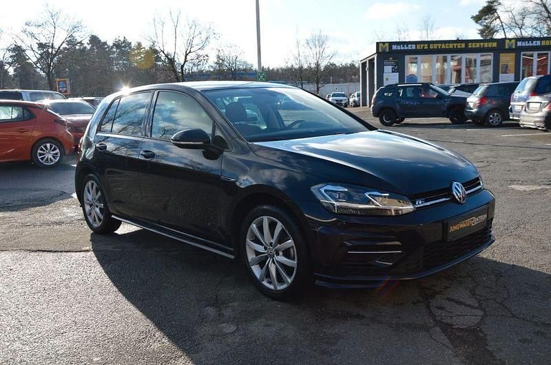 Gebraucht VW Golf VII Highline 150 PS (110 kW) 2017 Schwarz Limousine