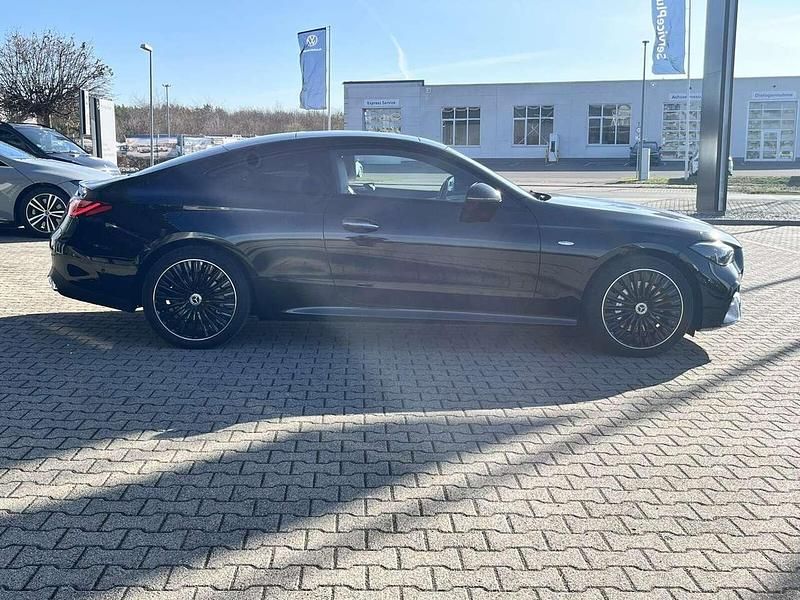 Gebraucht Mercedes CLE300 AMG 204 PS (150 kW) 2025 Lack obsidianschwarz Coupé