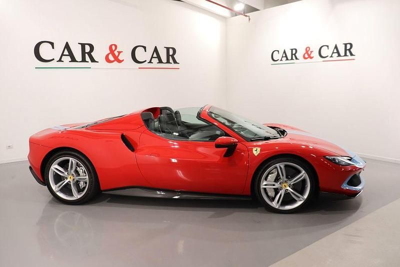 Gebraucht Ferrari 296 829 PS (609 kW) 2022 Rot Cabrio