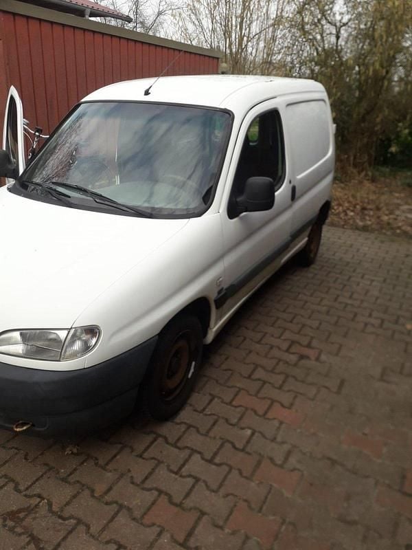 Gebraucht Peugeot Partner 90 PS (66 kW) 2002 Weiß Van / Kleinbus