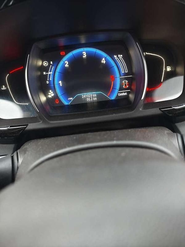 Gebraucht Renault Espace 160 PS (117 kW) 2016 Weiß Van / Kleinbus