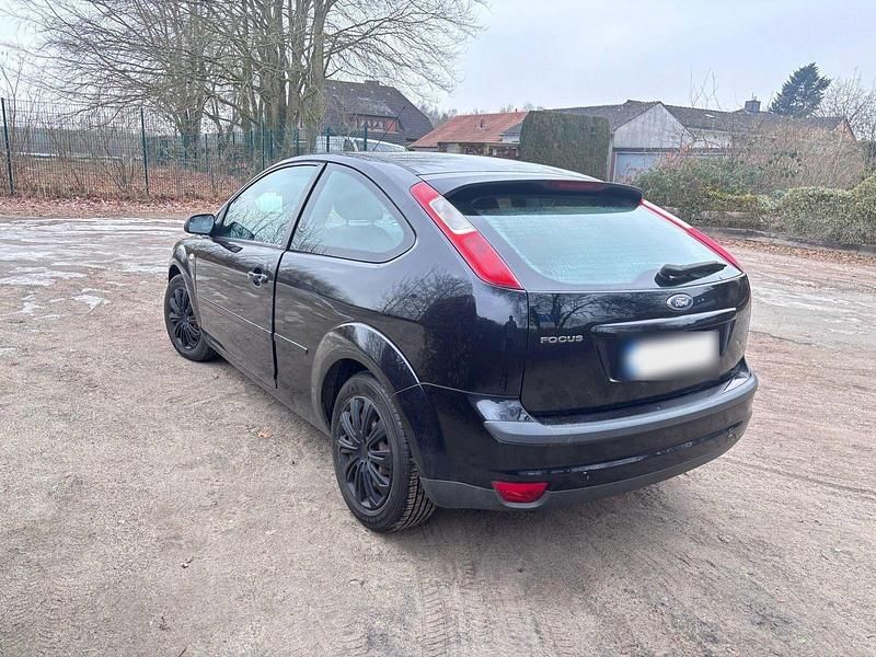 Second-hand Ford Focus 90 CP (66 kW) 2007 Negru Hatchback