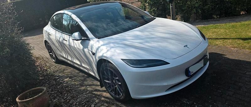 Gebraucht Tesla Model 3 RWD 235 kW (320 PS) 2023 Weiß Limousine