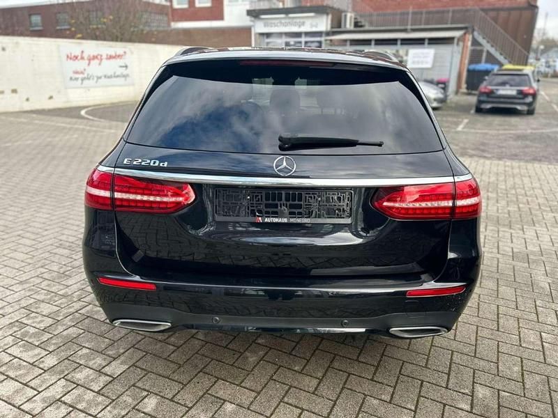 Gebraucht Mercedes E220 AMG 220 PS (161 kW) 2022 Schwarz Kombi