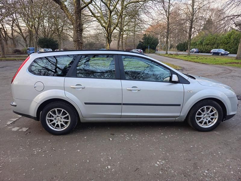 Gebraucht Ford Focus 109 PS (80 kW) 2006 Silber Kombi