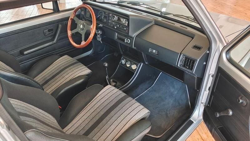 Gebraucht VW Golf I GTI 112 PS (82 kW) 1983 Silber Kleinwagen