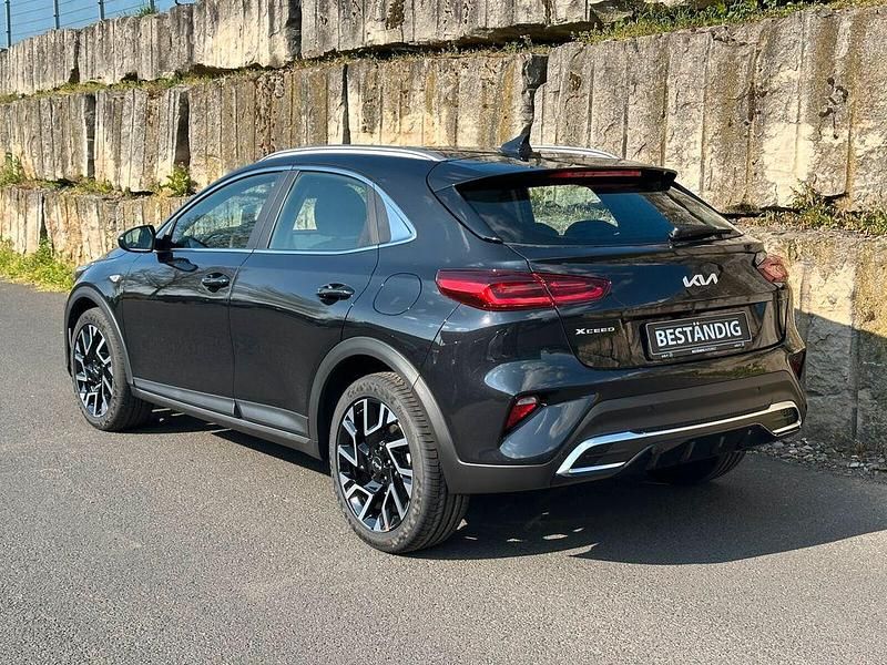 Neu Kia XCeed Comfort 150 PS (110 kW) 2026 Schwarz SUV