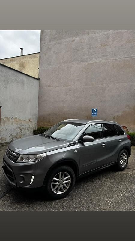 Gebraucht Suzuki Vitara 120 PS (88 kW) 2017 Grau SUV