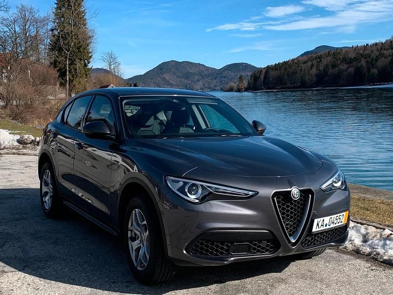 Andere farben Gebraucht 2019 Alfa Romeo Stelvio SUV | 18.700 € (Fairer Preis) - Bild 1/4