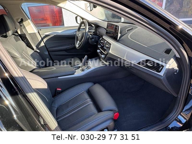 Gebraucht BMW 530 Performance 286 PS (210 kW) 2023 Schwarz Kombi