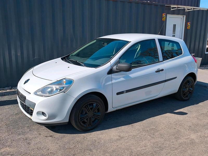Gebraucht Renault Clio IV 75 PS (55 kW) 2012 Weiß Kleinwagen