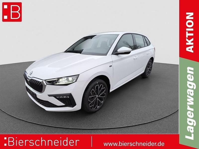 Weiss Gebraucht 2024 Skoda Scala Drive Kleinwagen | 22.990 € (Teuer) - Bild 1/4
