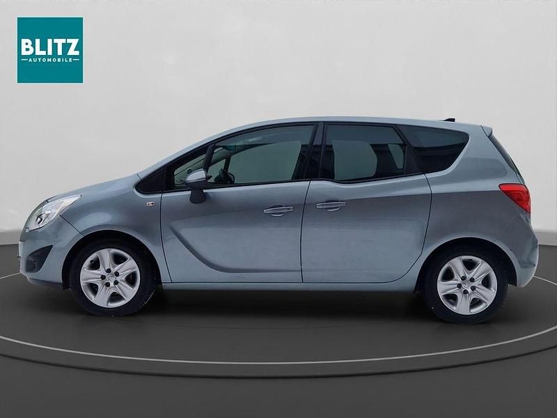 Gebraucht Opel Meriva Design Edition 101 PS (74 kW) 2011 Silber Van / Kleinbus