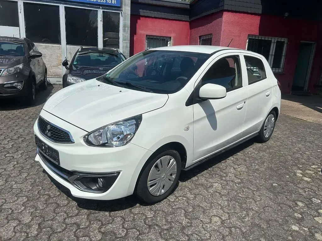 Gebraucht Mitsubishi Space Star Basis 71 PS (52 kW) 2018 Weiß Kleinwagen