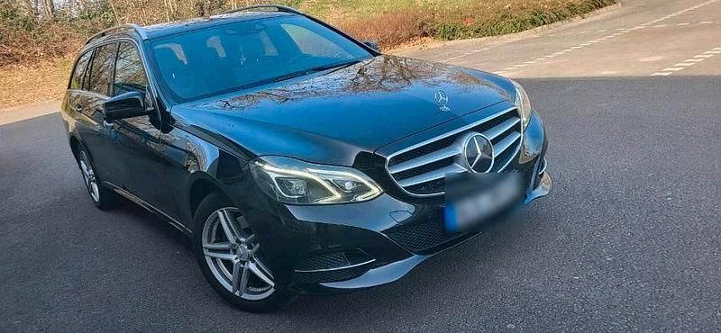 Gebraucht Mercedes E250 204 PS (150 kW) 2014 Schwarz Kombi