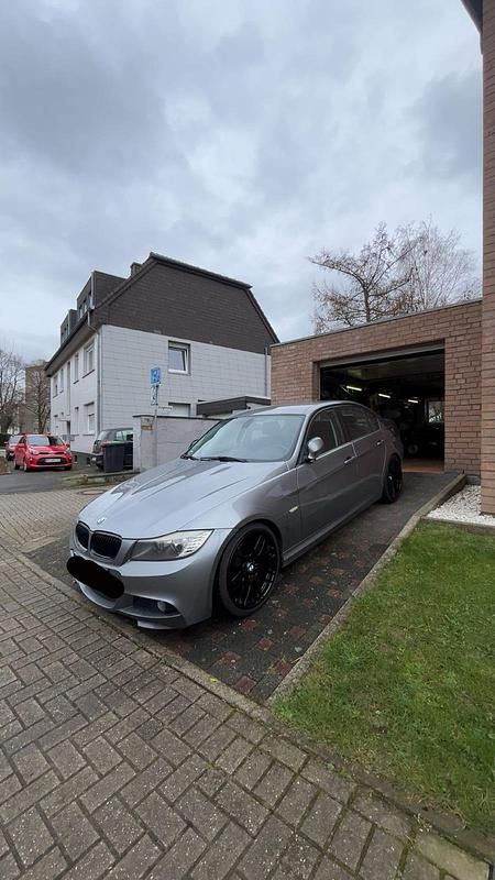 Grau Gebraucht 2011 BMW 316 M Sport Limousine | 6.000 € (Fairer Preis) - Bild 1/4