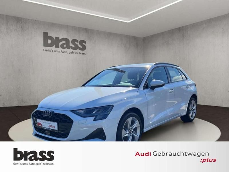 Gletscherweiß metallic Gebraucht 2024 Audi A3 Advanced Plus Limousine | 28.900 € (Fairer Preis) - Bild 1/4