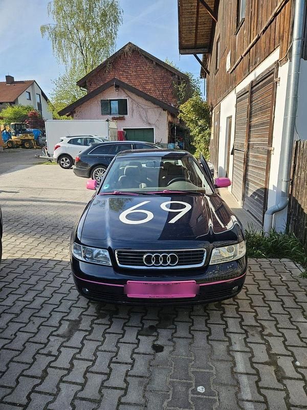 Blau Gebraucht 1999 Audi A4 Limousine | 650 € (Superpreis) - Bild 1/4