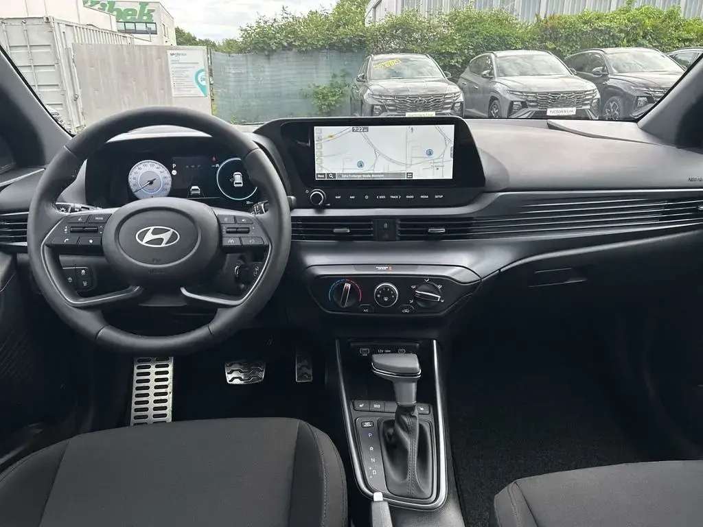 Neu Hyundai Bayon Blackline 90 PS (66 kW) 2026 Gruen SUV