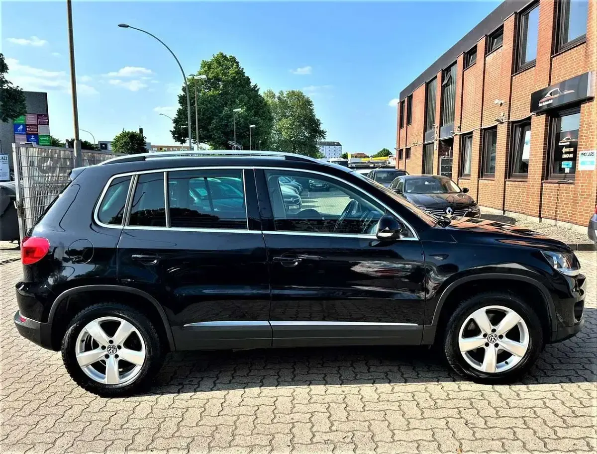Gebraucht VW Tiguan LOUNGE 150 PS (110 kW) 2015 Schwarz SUV