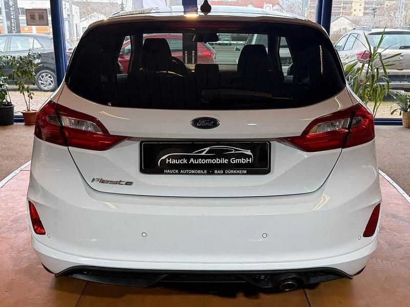 Gebraucht Ford Fiesta ST-Line 101 PS (74 kW) 2018 Weiß Kleinwagen