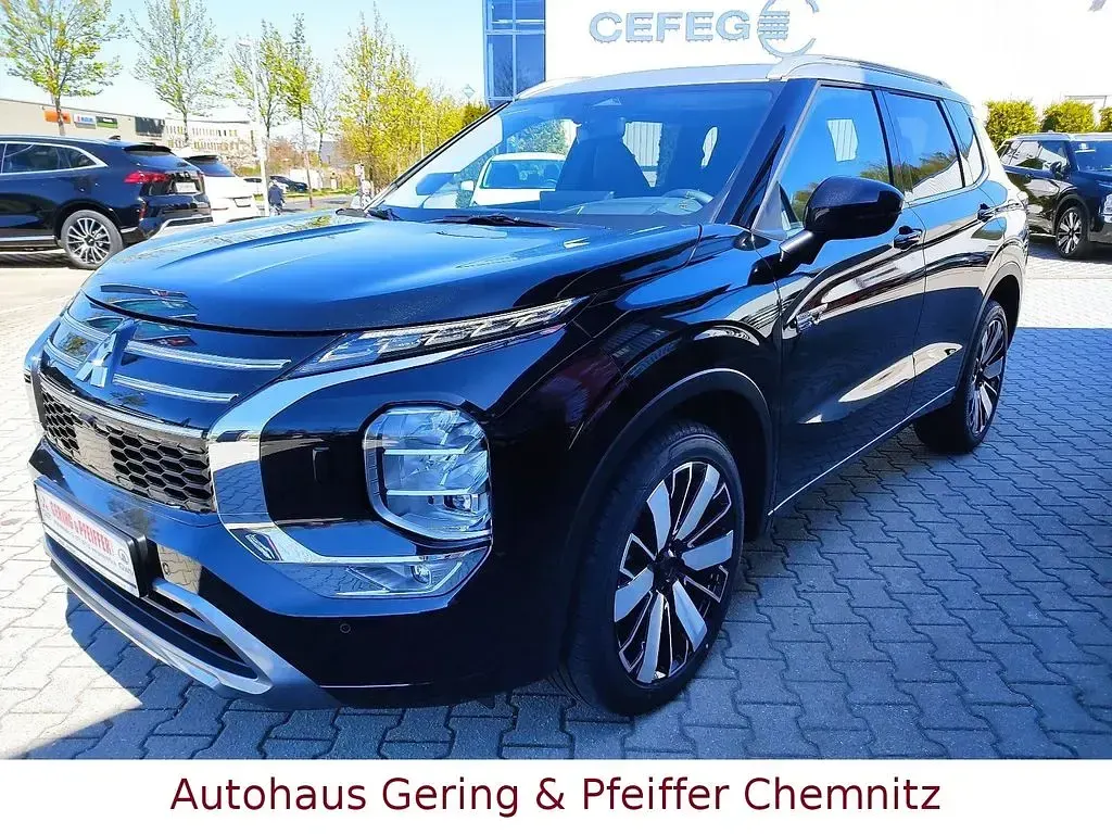 Neu Mitsubishi Outlander P-HEV Top 306 PS (225 kW) 2026 Schwarz SUV