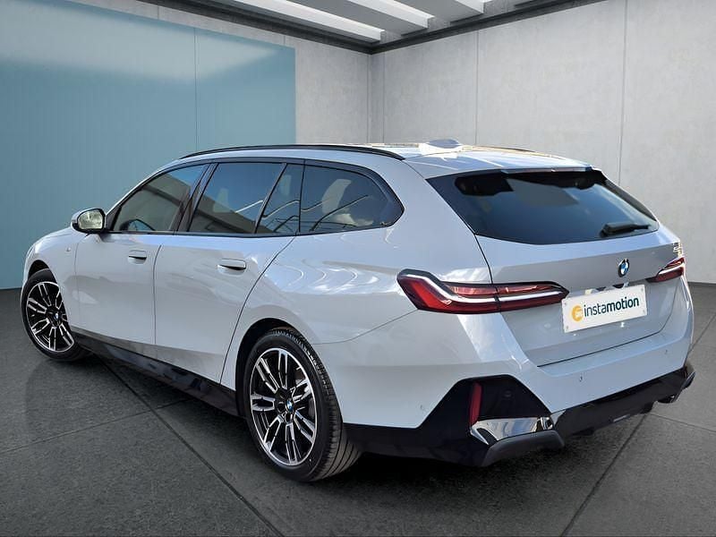 Gebraucht BMW 520 208 PS (152 kW) 2025 Grau Kombi